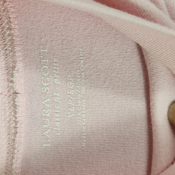 Laura Scott, Women's pink crew neck, long sleeves pullover. - Picture 5 of 5